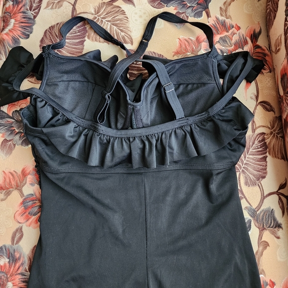 Torrid size 0 ruffle off shoulder swimsuit - Picture 4 of 12